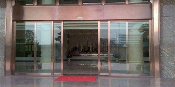 自動感應門維修，通過工作原理為您解析自動門感應故障維修方法
